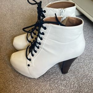 Qupid White lace up block heels size 7
